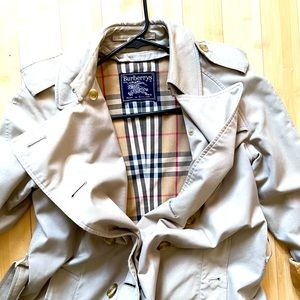 Vintage Burberry’s Camel Trench. Absolutely great for fall and spring!